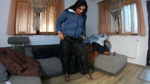 Those down-jackets are so fucking hot- i love to fuck and masturbate while wearing them