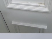 Le livreur débarque et j’ai une folle envie de le sucer 1/16