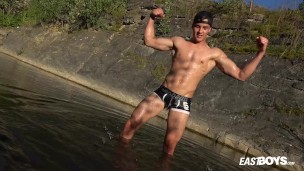 Kent Mills shows off his sexy muscular teen body and jerks off