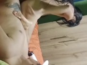 Jugando verdad o reto con el novio de mi amiga 