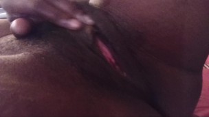 MASTERBATE HEIRY PUSSY WHILE EXPOSE ANAL FOR DADDY