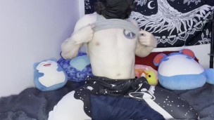 DADDY PLEASURES HIMSELF AND CUMS FOR YOU