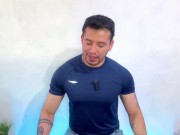 Hombre Cuabano hetero dotado de 25cm permite que masajista de pies le de sexo oral hasta correrse 10/16