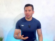 Hombre Cuabano hetero dotado de 25cm permite que masajista de pies le de sexo oral hasta correrse 12/16