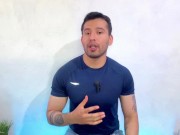 Hombre Cuabano hetero dotado de 25cm permite que masajista de pies le de sexo oral hasta correrse 13/16