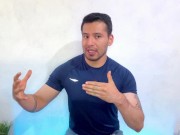 Hombre Cuabano hetero dotado de 25cm permite que masajista de pies le de sexo oral hasta correrse 6/16