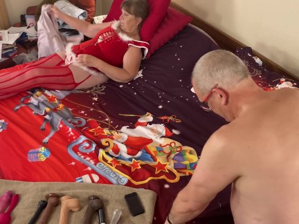 Granny Carmen: Christmas in July Cocksucking North Pole Slut 11 24 2024 CAMS5M