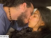 Mi hermanastra tiene 21 años y unas nalgas de infarto, se exita cuando le acabo en la boca 1/16