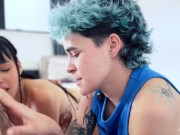 CHUPAS TAN RICO! novias se comen a su mejor amiga tetona apasionadamente