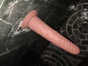 Sexo en el baño, penetración con dildo y verga de verdad 12/16