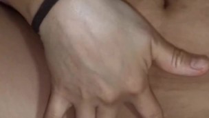 SEXO CASERO!! Me coge mi compañero de casa y me la hecha toda en la boca 🤤