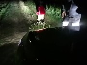 Moglie troia si fa fare di tutto da uno sconosciuto per strada. Cuckold a casa che aspetta.. 3/16