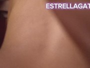 Salimos de compras, al volver me sorprende con su enorme polla me penetra con su dulce polla