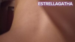 Salimos de compras, al volver me sorprende con su enorme polla me penetra con su dulce polla