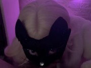 Gatita cute sexy hace una mamada y recibe semen en su cara 7/16