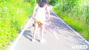 PEACH EBONY MILF PUBLIC SOLO FEMALE OUTSIDE BIKE TRAIL