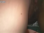 Chica universitaria se divierte bailando con su vestido expuesto 6/16