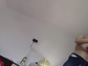 Moglie sexy si diverte a provare vestiti e a tagliarli di dosso. Mora balla nuda per casa. 14/16