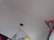 Moglie sexy si diverte a provare vestiti e a tagliarli di dosso. Mora balla nuda per casa. 5/16