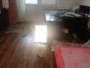 Moglie sexy si diverte a provare vestiti e a tagliarli di dosso. Mora balla nuda per casa. 16/16