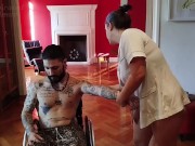 terapeuta se folla a su paciente en silla de ruedas. TERAPIAS ALTERNATIVAS 5/16