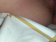 Esta chica se está mojando mucho de mis dedos 3/16