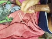 Mann masturbiert  großer Penis 15/16