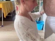 Il remplit ma bouche de sperme dans la buanderie 1/16