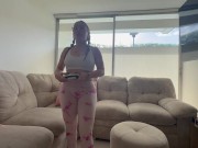 Una Culona Queriendo Aprender a Jugar Videojuegos, hasta obtener una descarga de leche en su Culo KI 3/16