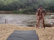 GAROTA VAI PRO RIO PRA TER A BUCETA ABERTA POR UMA MAO 2/16