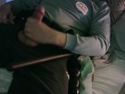 grilletes apretando mis huevos, vigilante de seguridad 2/16