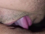 زبونش رو مثل گردباد رو کصم چرخوند کصم خیس خالی شد 7/16