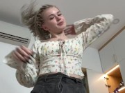 👀She tried to pull down that skirt… but it barely covered anything 😏🍑 14/16