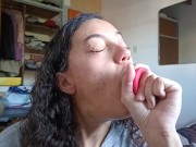 Sexy latina mamando un Dildo lo disfruta como si fuese real 15/16