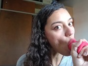Sexy latina mamando un Dildo lo disfruta como si fuese real 2/16