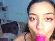 Universitaria caliente se atragante con el dildo, no para de pedir leche en su cara 6/16