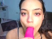 Universitaria caliente se atragante con el dildo, no para de pedir leche en su cara 7/16