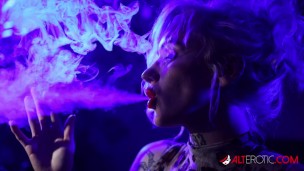 Kitty Quinn smokes her night away in Smoked Out Blondie