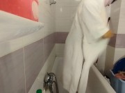 Amateur wife shaves her pussy hair. 16/16