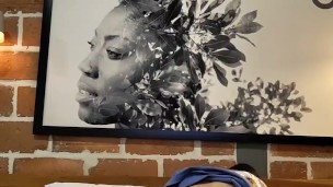 Culona latina monta y cogiendo rico