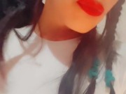 Humo. Labios rojos. 3/16