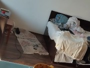 Femme amateur faisant le ménage nue. Milf à la chatte poilue et au gros cul. 15/16