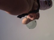 Amateur-Ehefrau macht nackt Hausarbeit. Milf mit behaarter Muschi, großem Arsch. 11/16