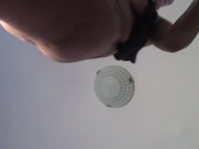 Amateur-Ehefrau macht nackt Hausarbeit. Milf mit behaarter Muschi, großem Arsch. 4/16