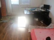 Amateur wife having fun trying on clothes that she cuts off. 7/16