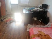 Amateur wife does housework naked. Latina with hairy pussy, big ass. 16/16