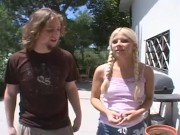 Kinzy Jo ama scopare e farsi riempire la figa calda di sperma 1/16