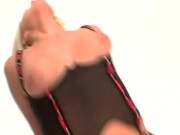 Bella e in lingerie la bella bionda si gode il cazzo voglioso 10/16