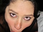 Pagando um boquete gostoso no meio da rua para meu namorado