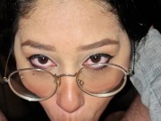 Pagando um boquete gostoso no meio da rua para meu namorado 7/16